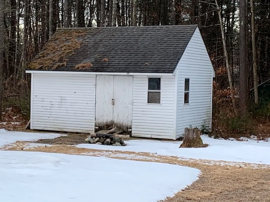 7 Nesenkeag Drive Litchfield NH 03052