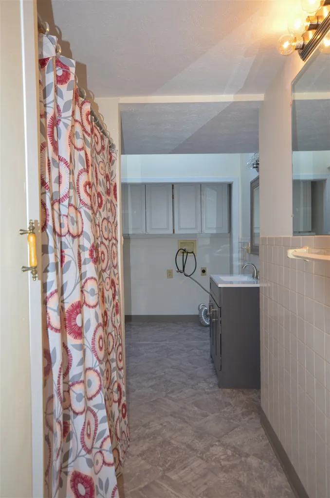 21 Dexter Street Nashua NH 03060