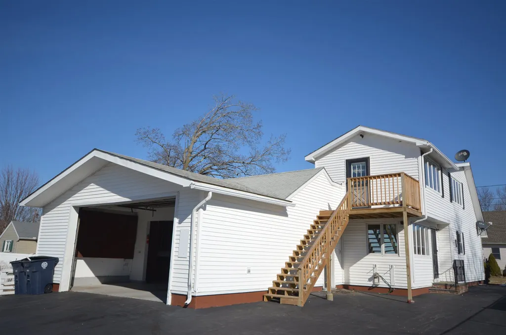 21 Dexter Street Nashua NH 03060