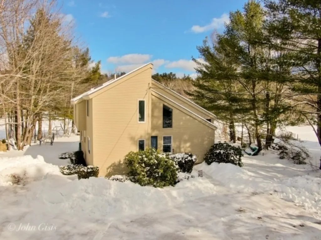 193 Hanson Drive Moultonborough NH 03254