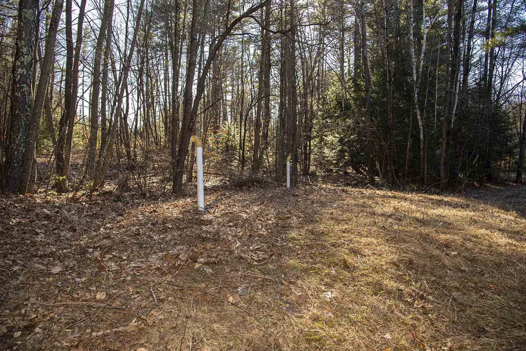22 Cove Road East Kingston NH 03827