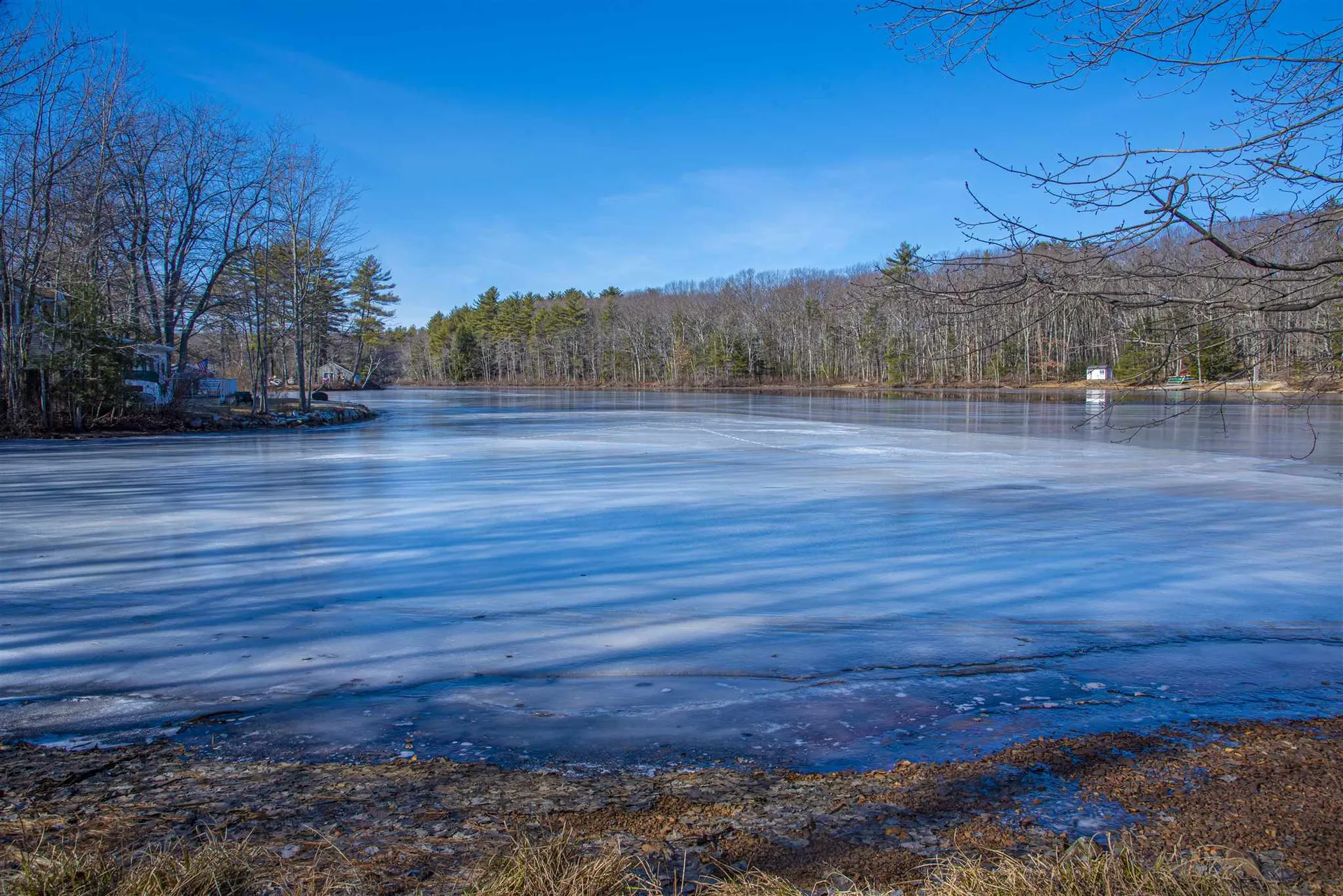 22 Cove Road East Kingston NH 03827