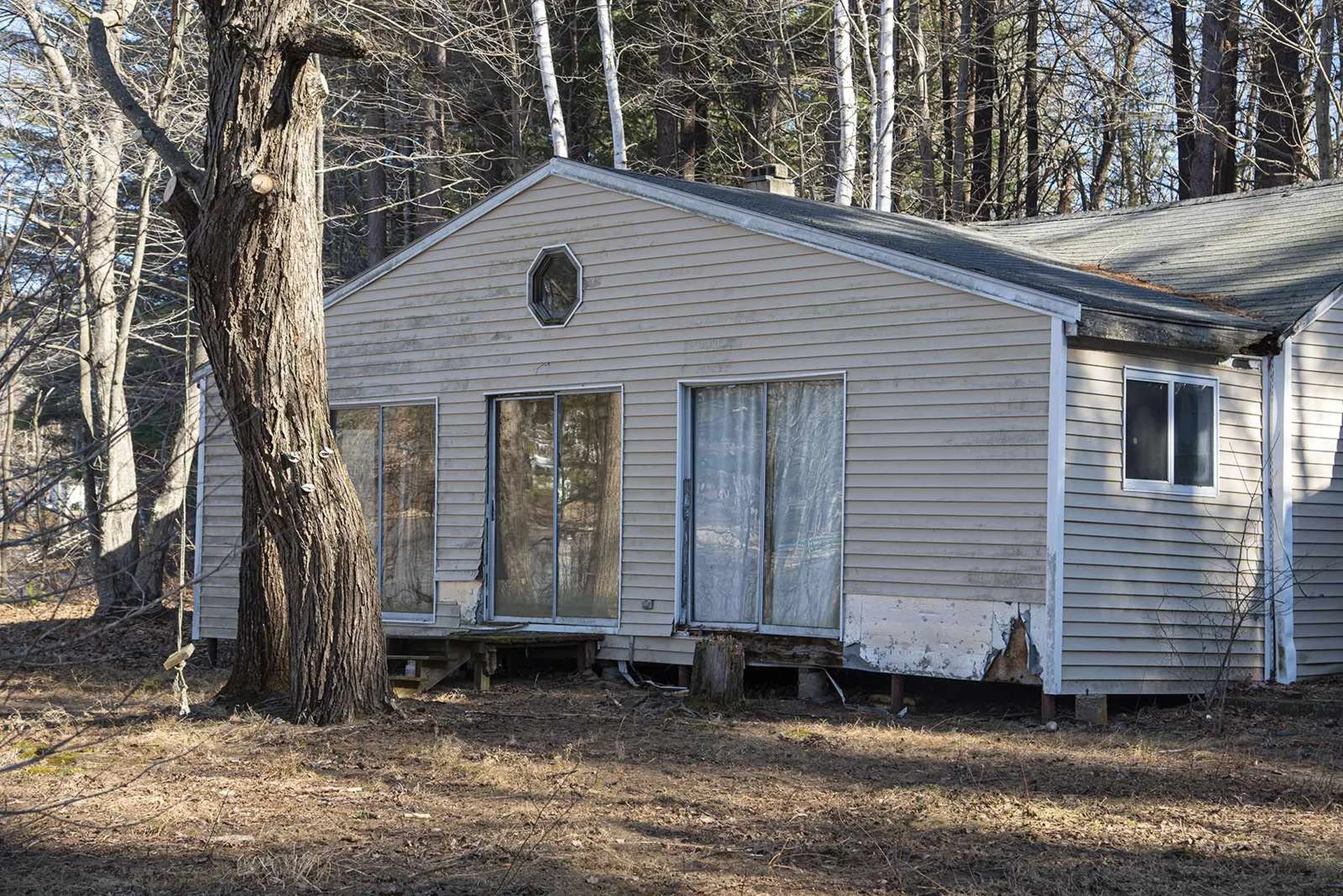 22 Cove Road East Kingston NH 03827