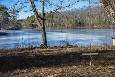 22 Cove Road East Kingston NH 03827