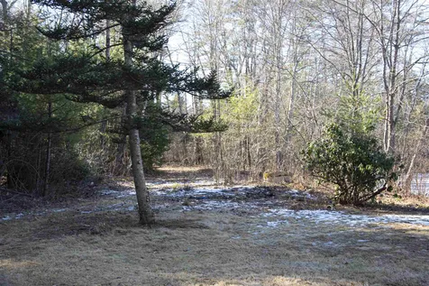 22 Cove Road East Kingston NH 03827