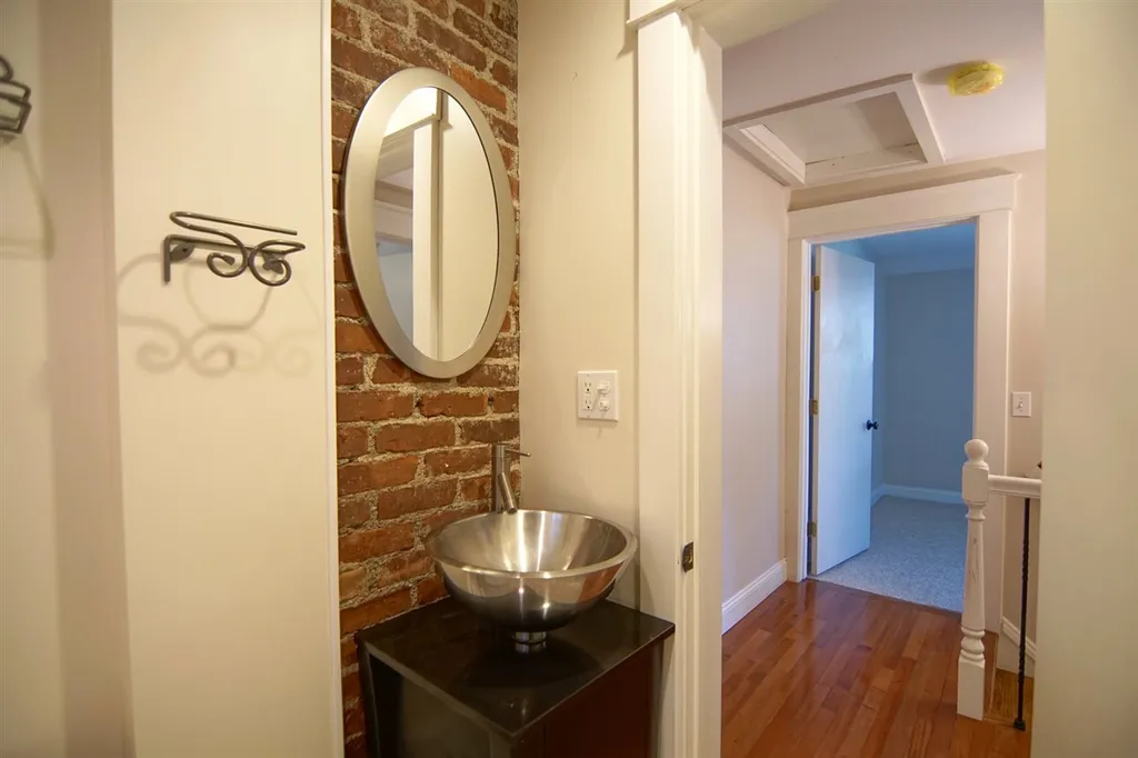 104 Raleigh Way Portsmouth NH 03801