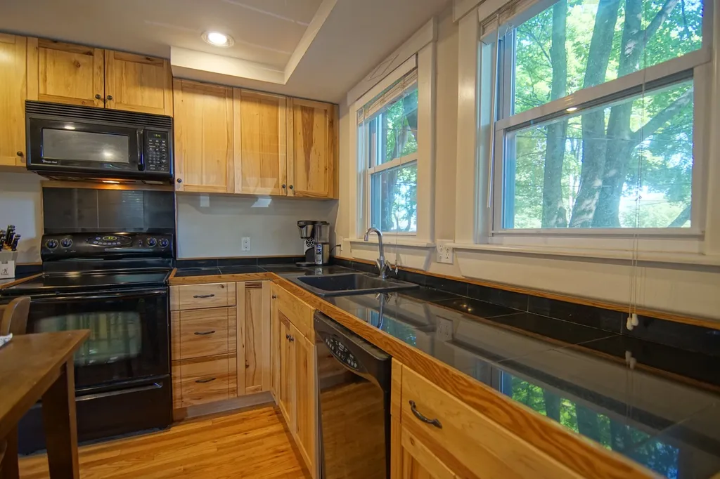 102 Raleigh Way Portsmouth NH 03801