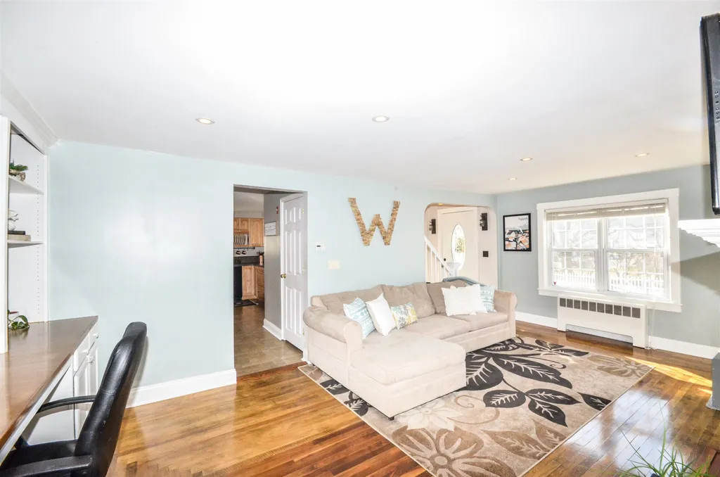 137 Edmond Street Goffstown NH 03045
