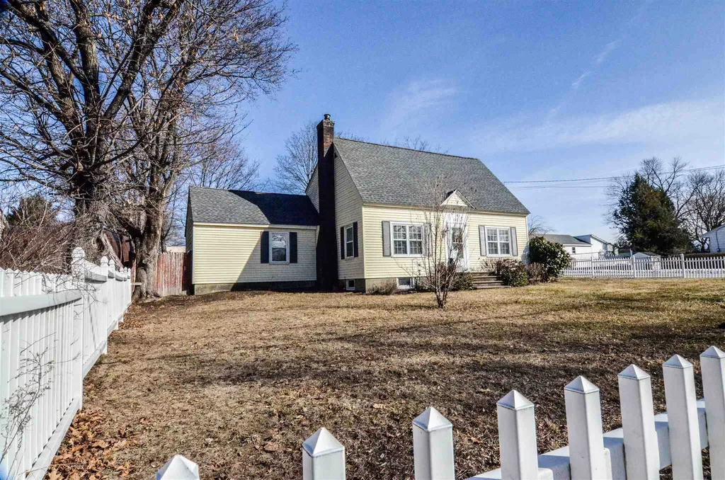 137 Edmond Street Goffstown NH 03045