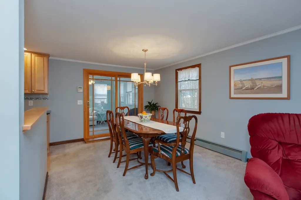 4 Debbie Terrace Derry NH 03038