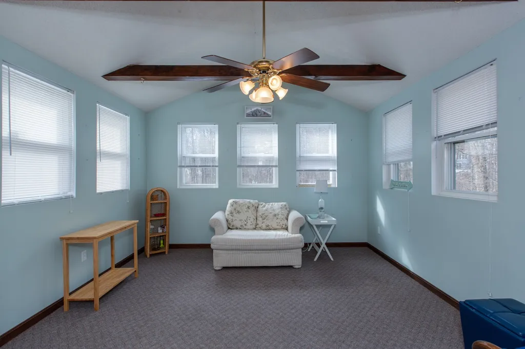 4 Debbie Terrace Derry NH 03038