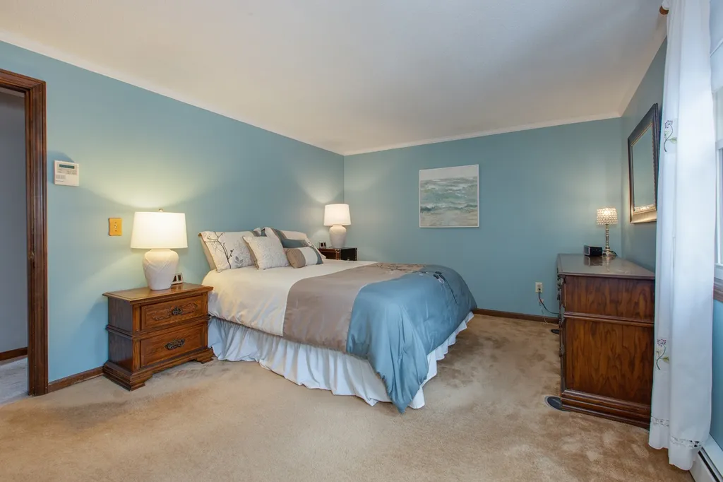 4 Debbie Terrace Derry NH 03038