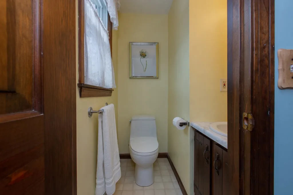 4 Debbie Terrace Derry NH 03038