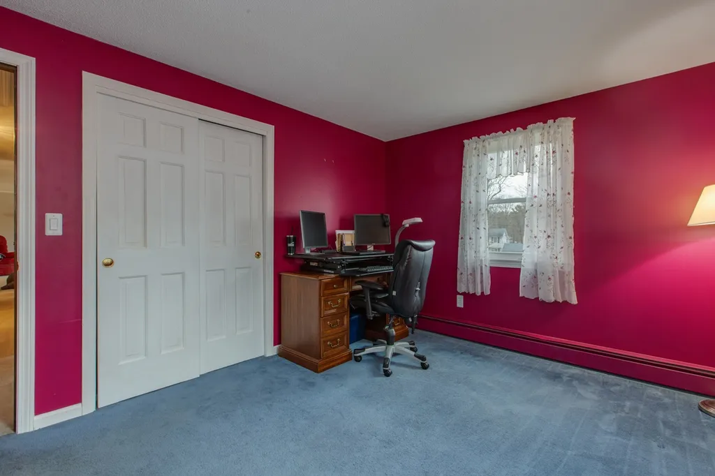 4 Debbie Terrace Derry NH 03038