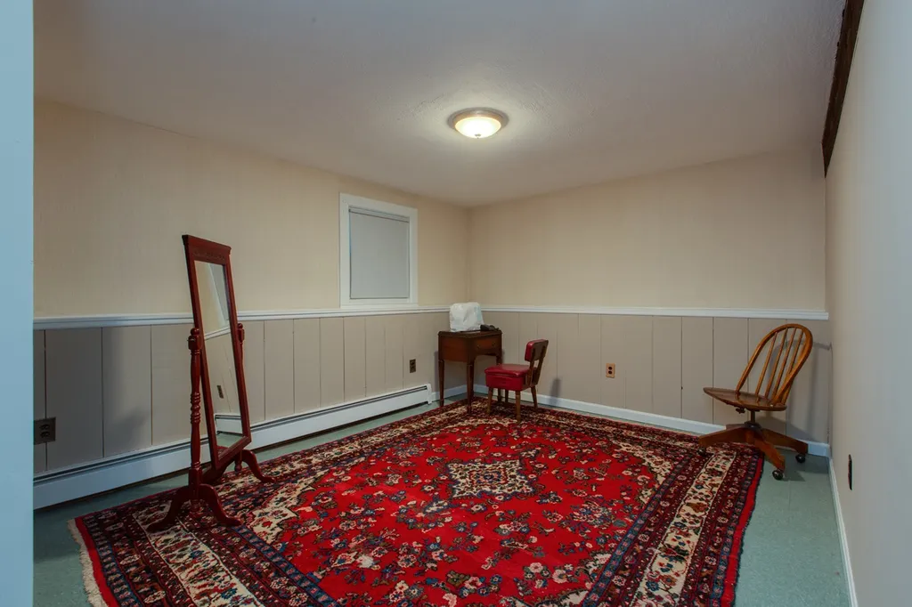 4 Debbie Terrace Derry NH 03038