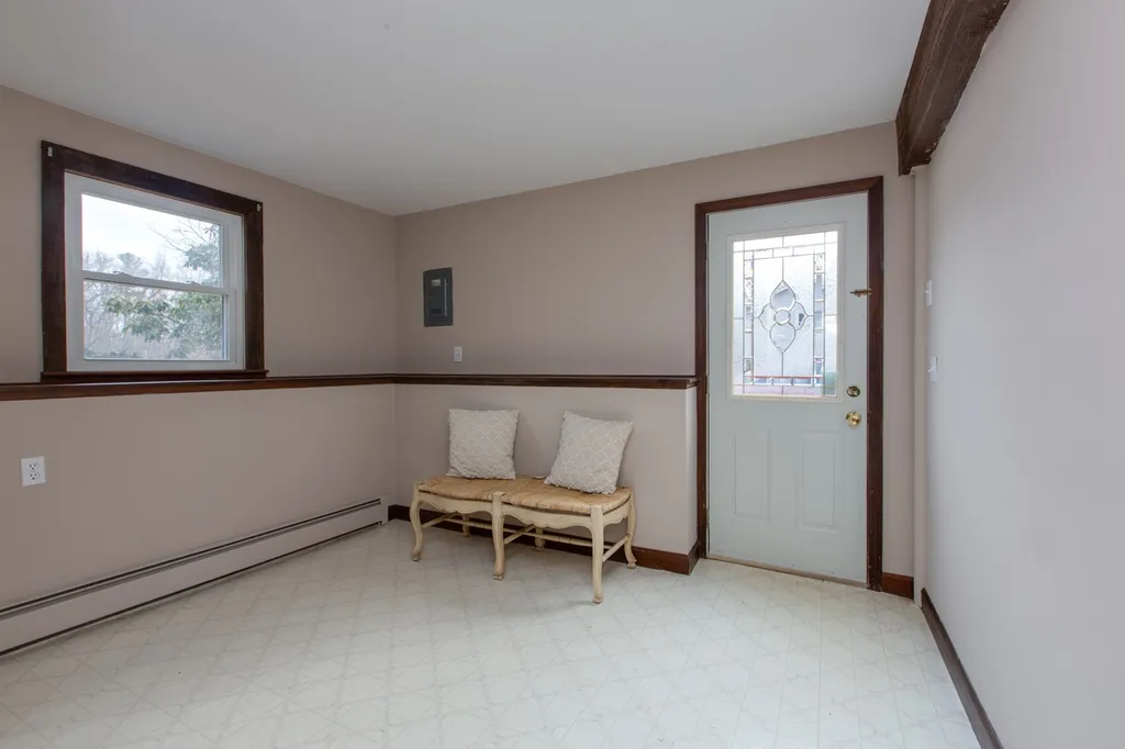 4 Debbie Terrace Derry NH 03038