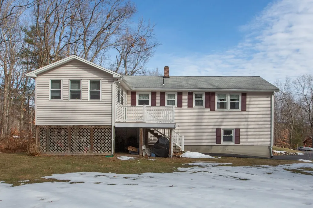 4 Debbie Terrace Derry NH 03038