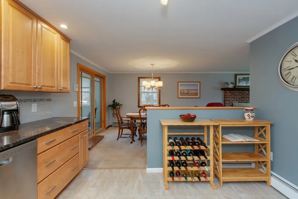 4 Debbie Terrace Derry NH 03038