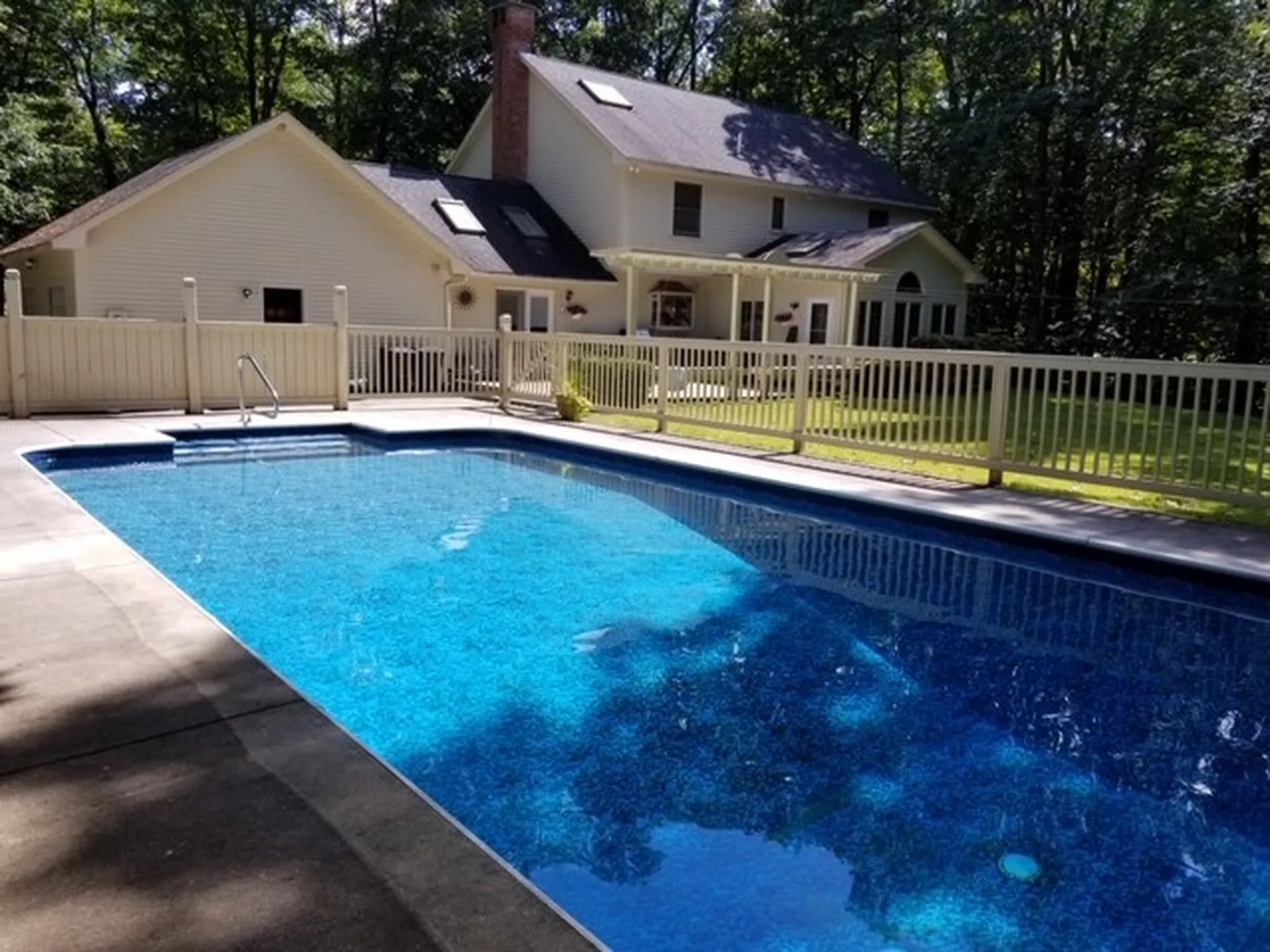 2 Berge Lane Derry NH 03038