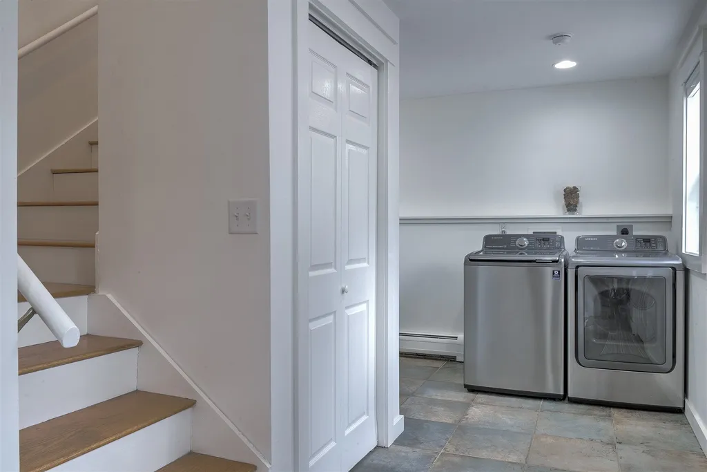 8 Vine Street Peterborough NH 03458