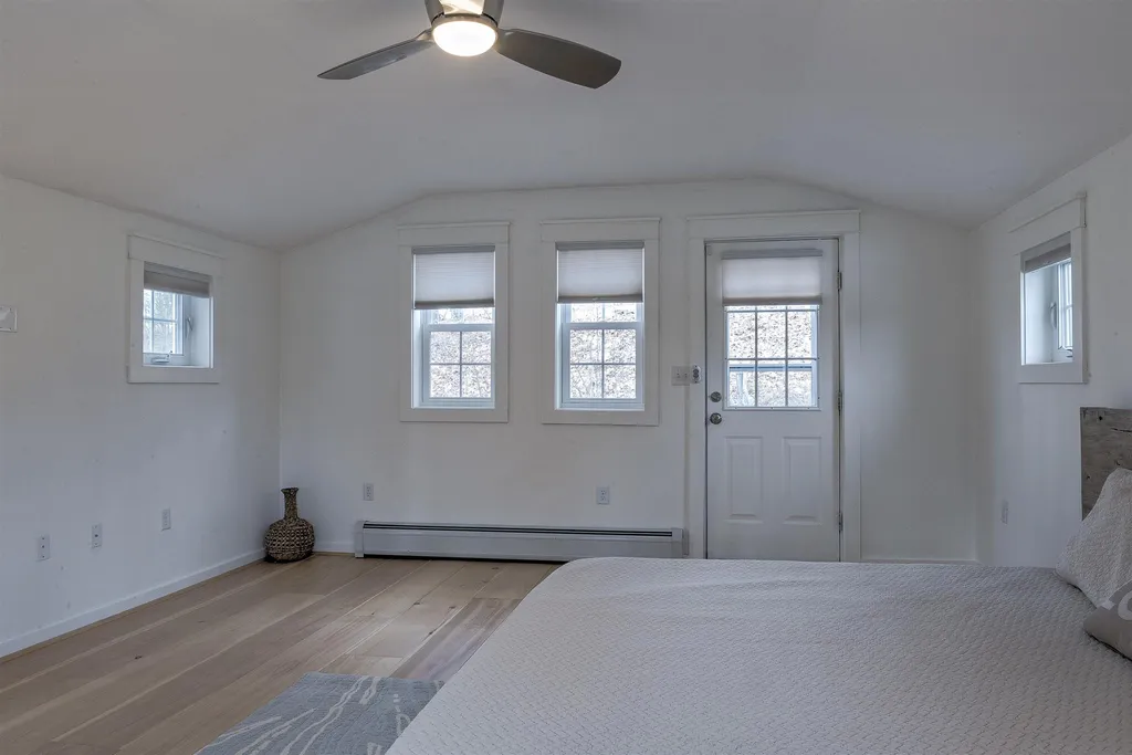 8 Vine Street Peterborough NH 03458