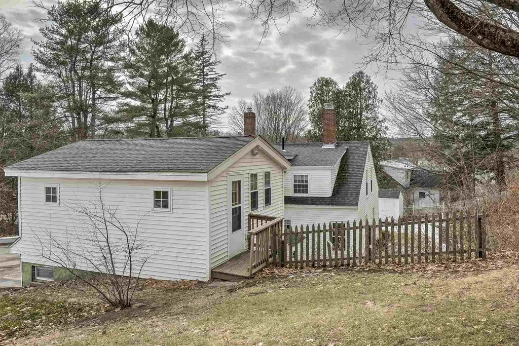 8 Vine Street Peterborough NH 03458