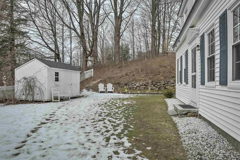 8 Vine Street Peterborough NH 03458