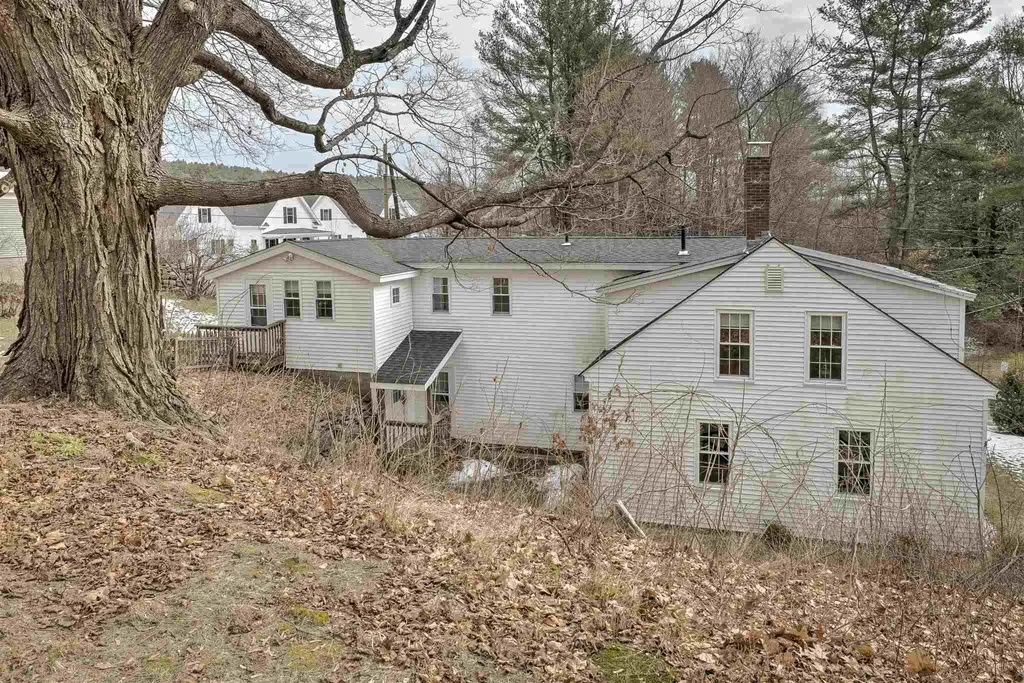 8 Vine Street Peterborough NH 03458