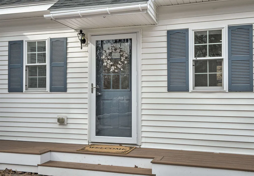 8 Vine Street Peterborough NH 03458