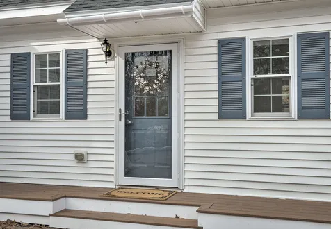 8 Vine Street Peterborough NH 03458