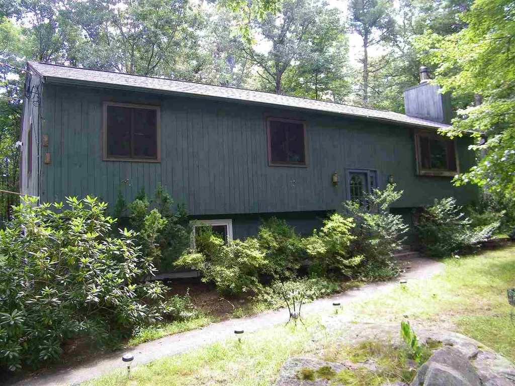 20 Cunningham Drive Derry NH 03038