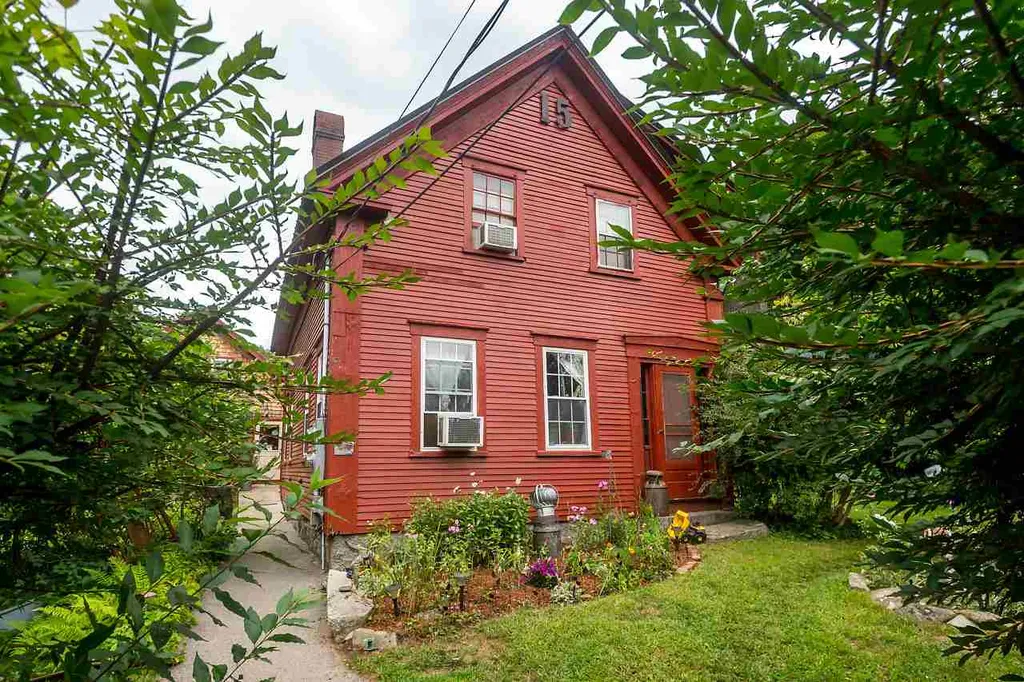 15 Jack Rabbit Lane Stratham NH 03885