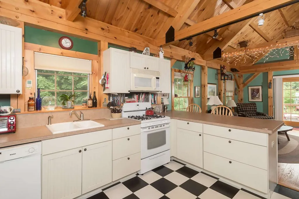 15 Jack Rabbit Lane Stratham NH 03885