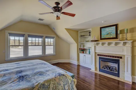 23 Lake Avenue Sunapee NH 03782