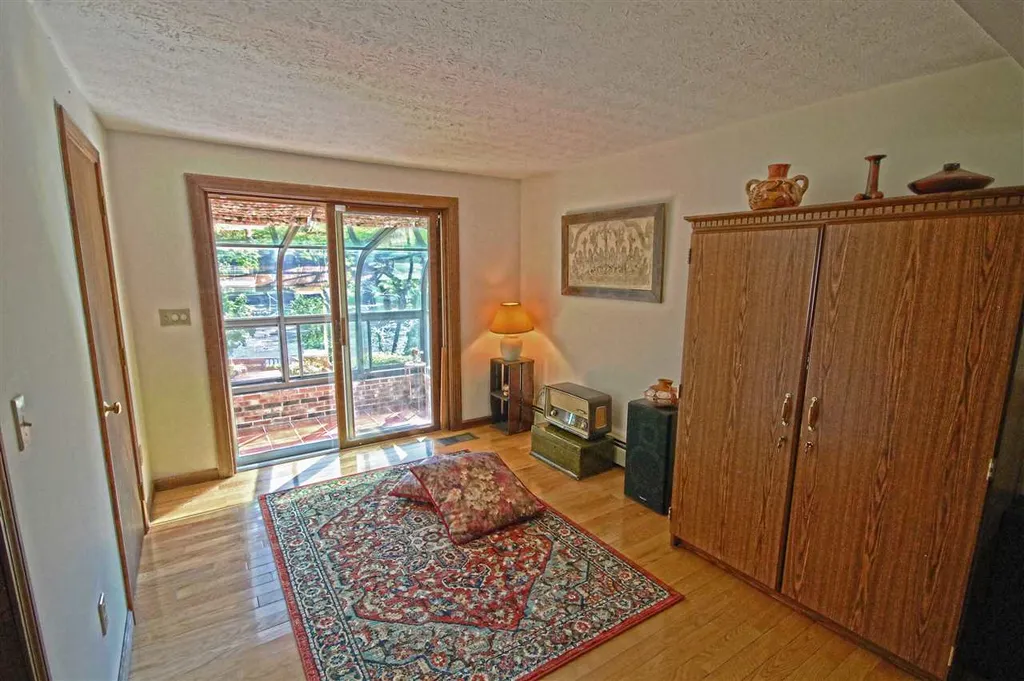 40 Cascade Circle Manchester NH 03103