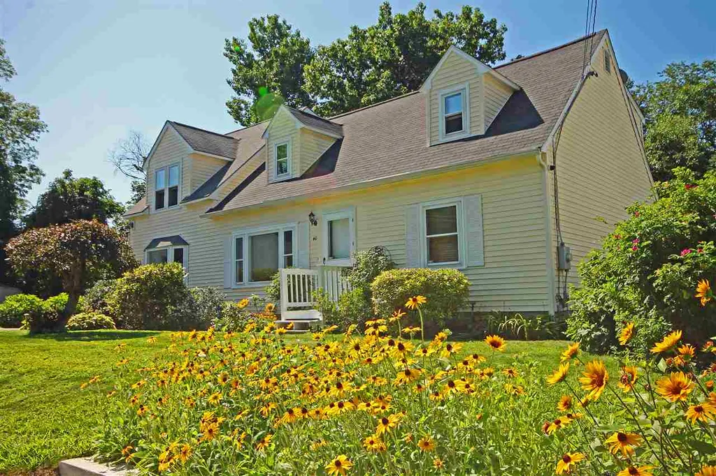 40 Cascade Circle Manchester NH 03103