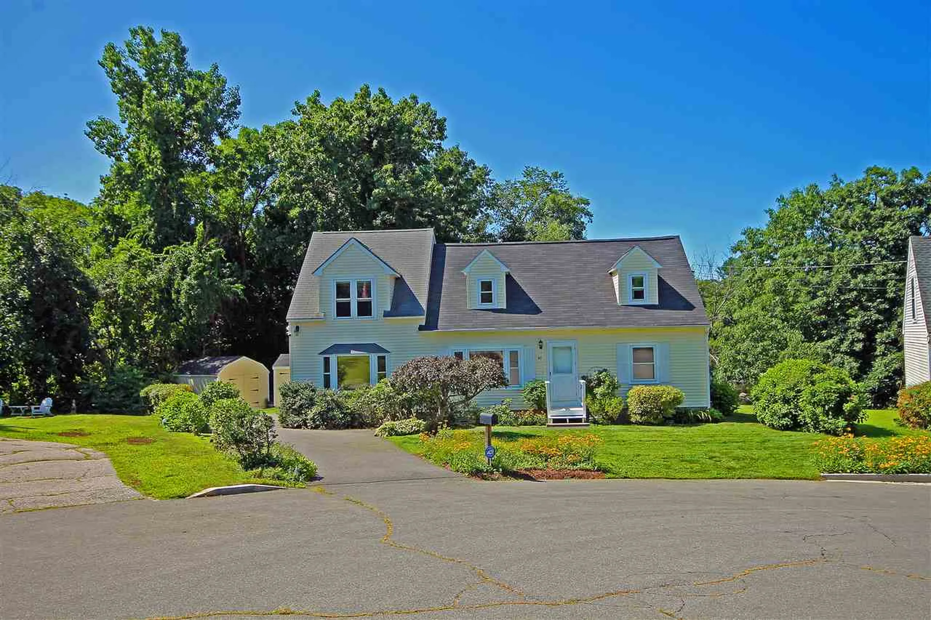 40 Cascade Circle Manchester NH 03103