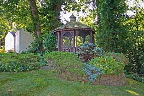 40 Cascade Circle Manchester NH 03103