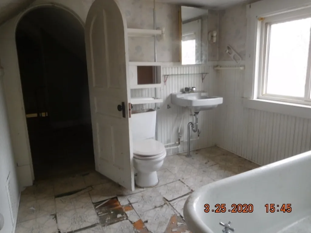 28 Mcgrath Street Laconia NH 03246