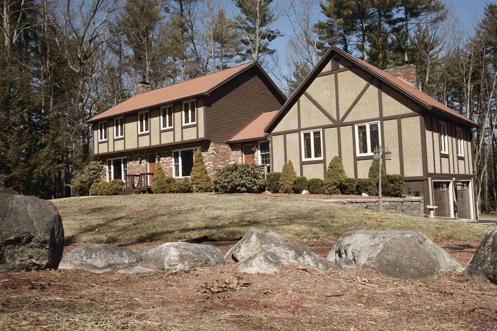 11 Greatstone Drive Merrimack NH 03054