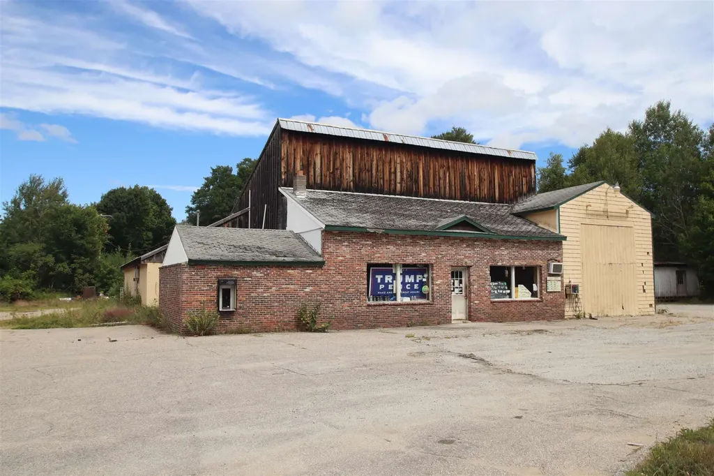 1536 Rumney Route 25 Rumney NH 03266