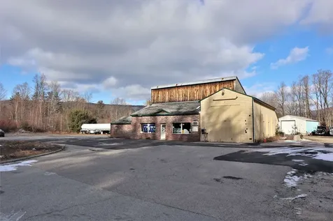 1536 Rumney Route 25 Rumney NH 03266
