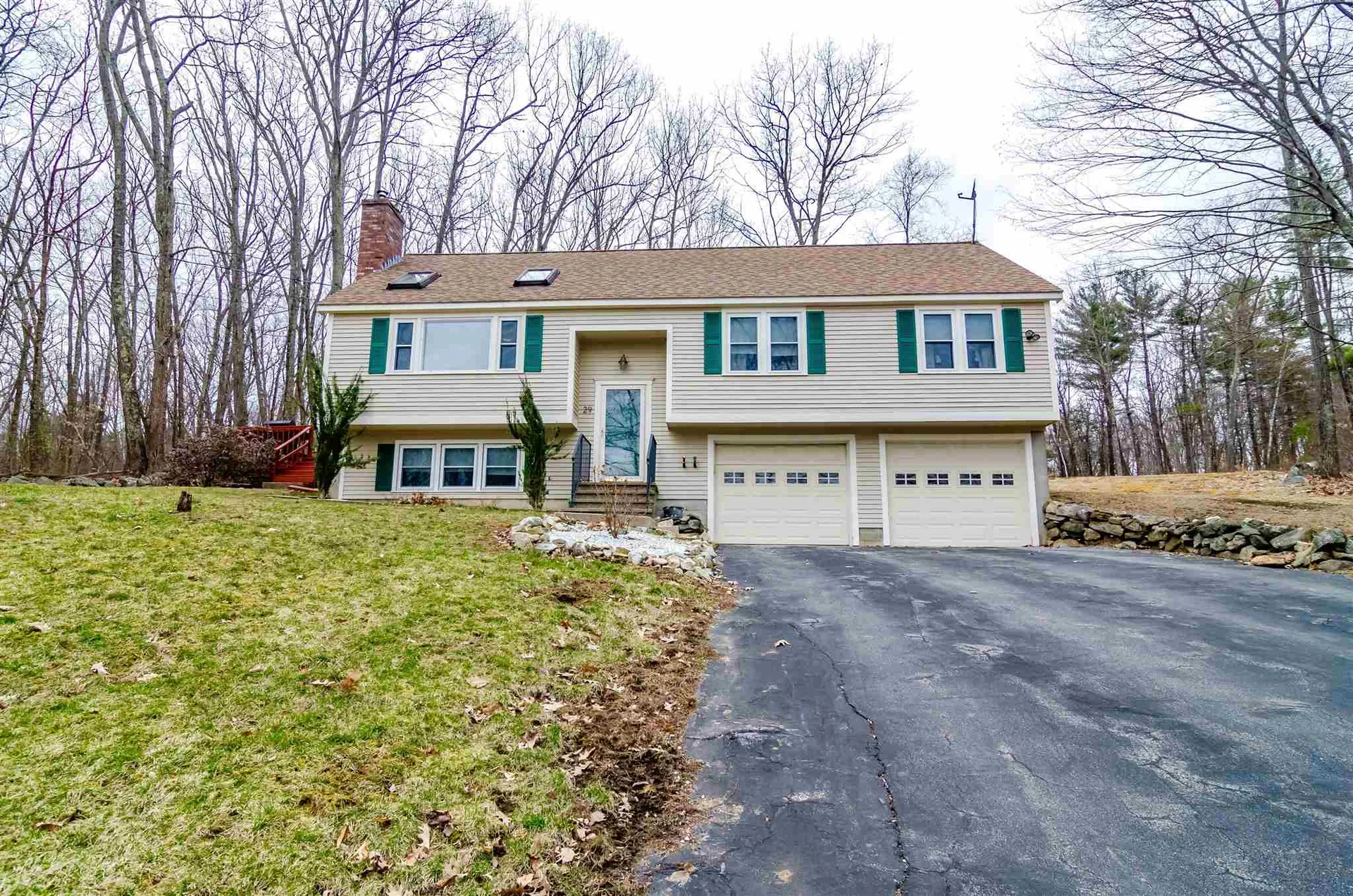 29 Hubbard Hill Road Derry NH 03038