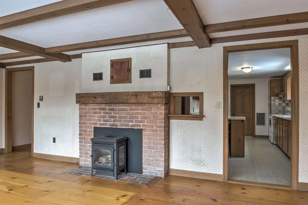106 Twin Brook Road Chesterfield NH 03443