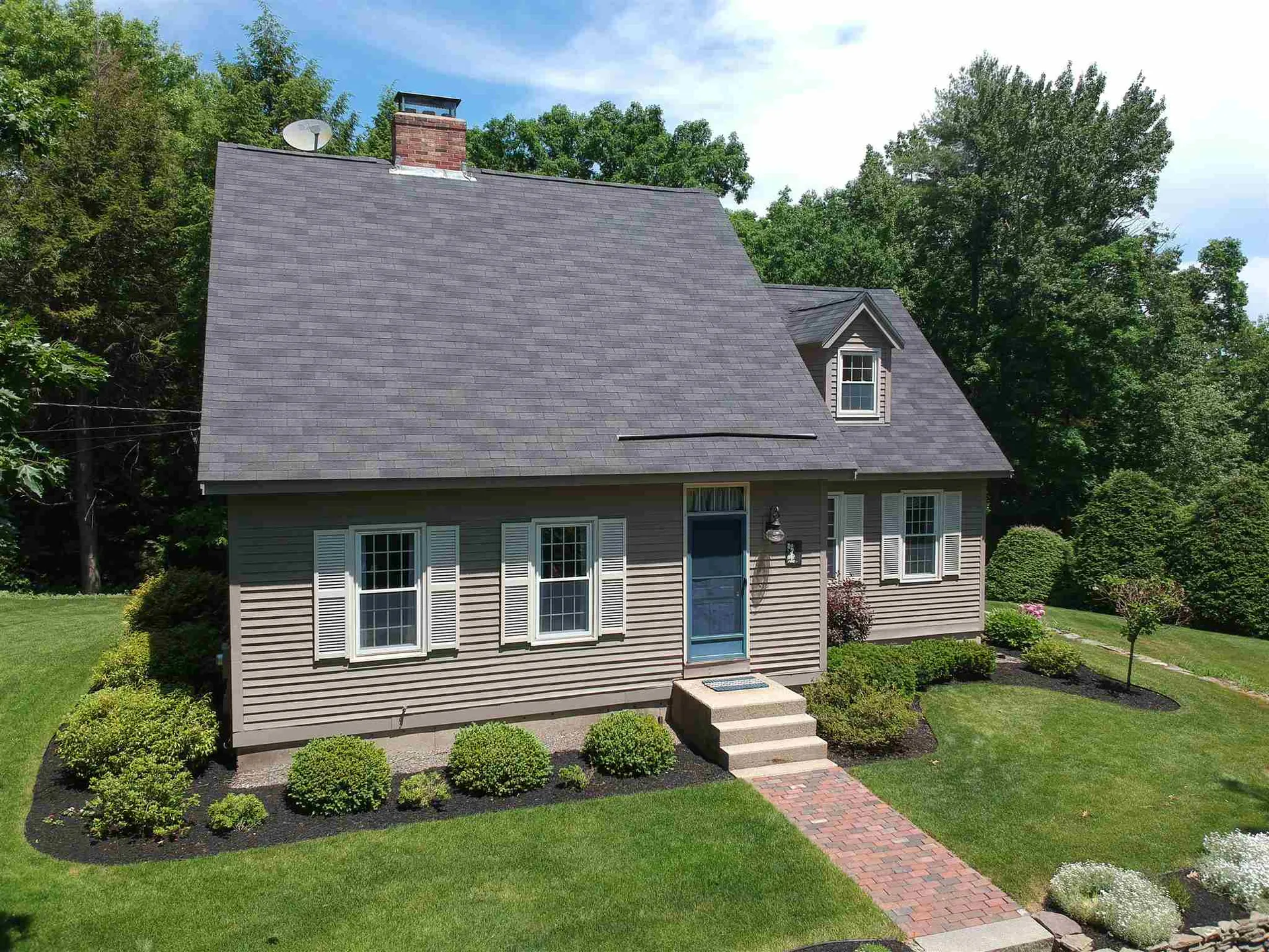 13 Woodland Drive Londonderry NH 03053