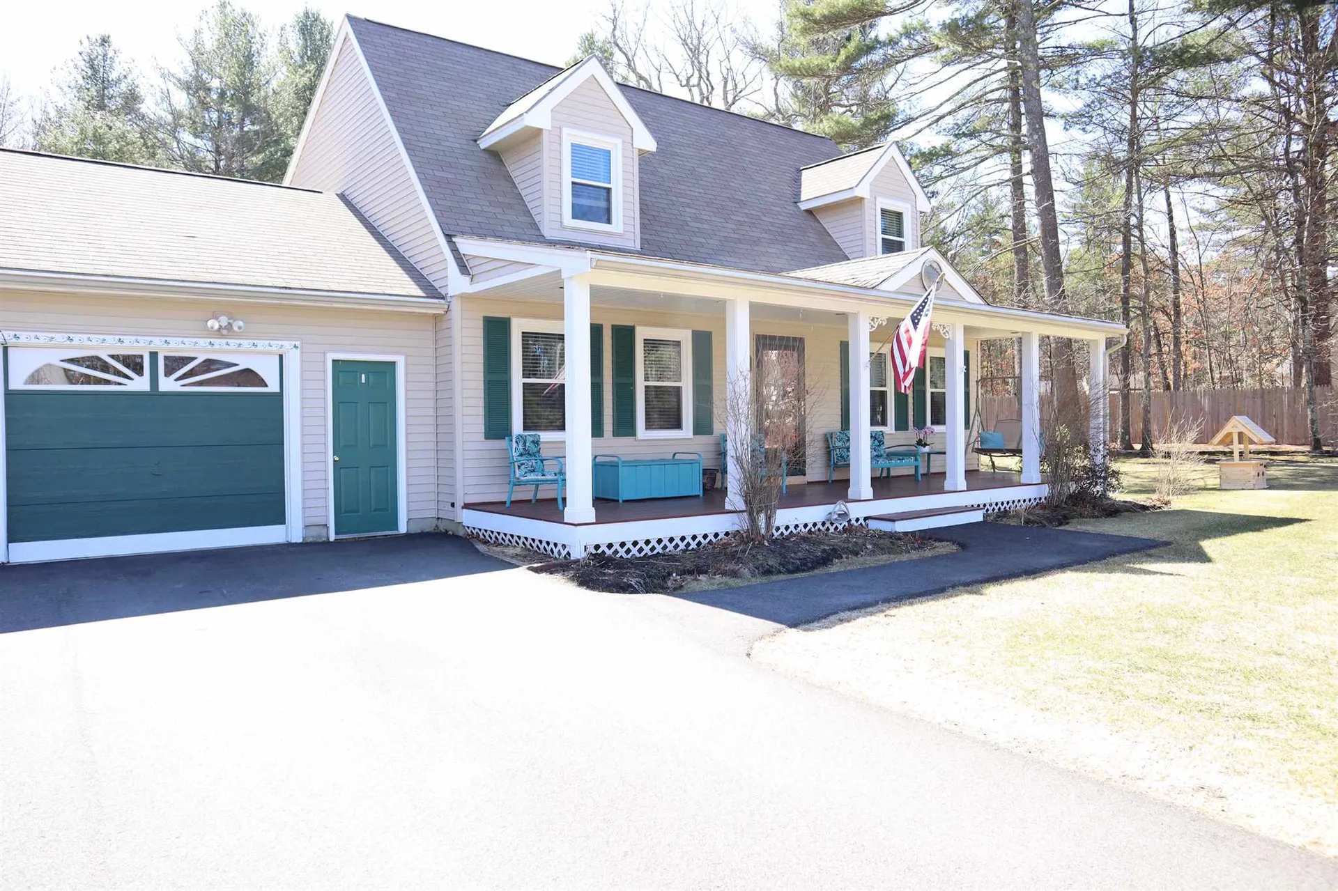 27 Wren Street Litchfield NH 03052