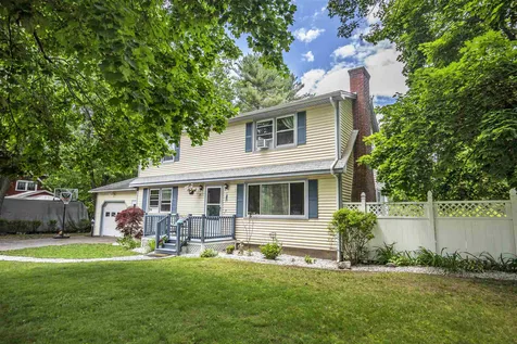 19 Cottonwood Drive Hudson NH 03051