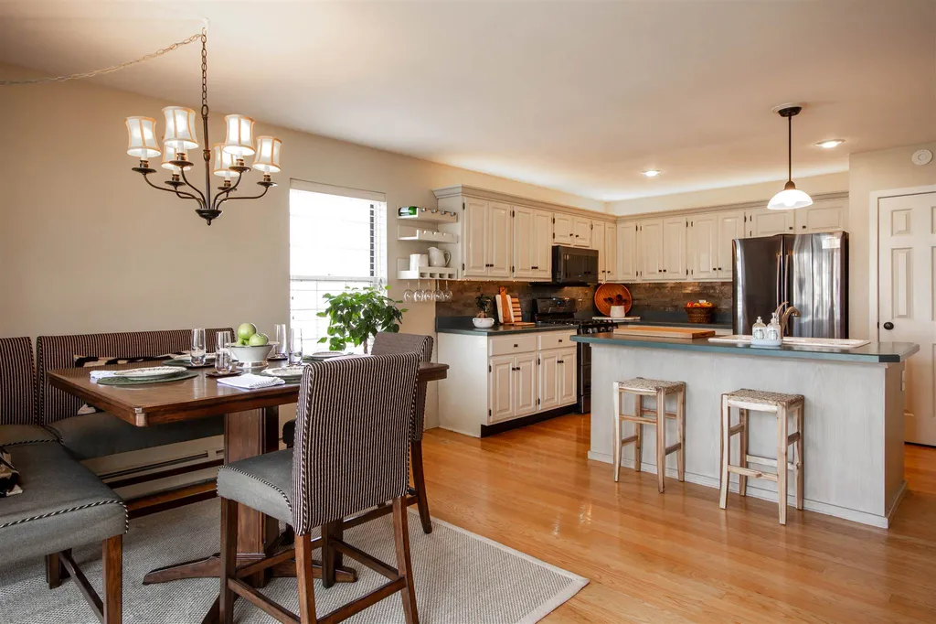 10 Bluestar Lane South Burlington VT 05403