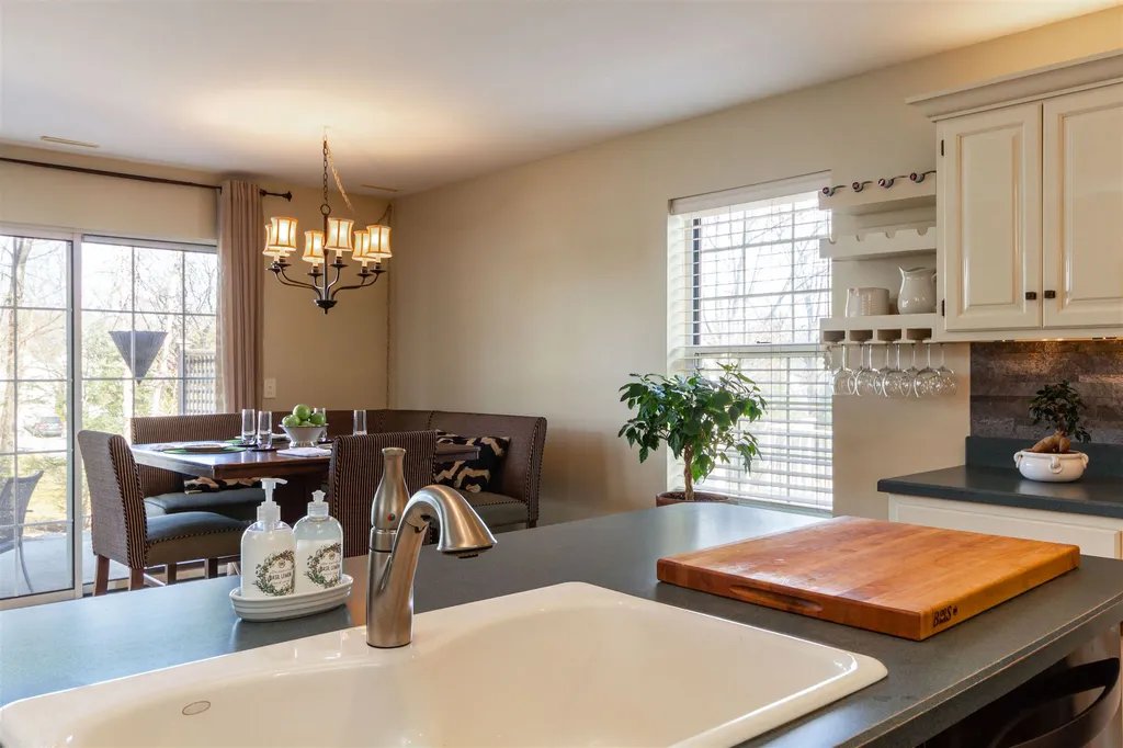 10 Bluestar Lane South Burlington VT 05403