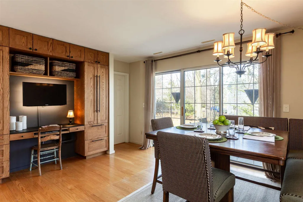 10 Bluestar Lane South Burlington VT 05403